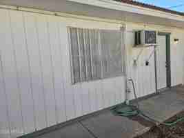 featured image of 909 N Kadota Ave