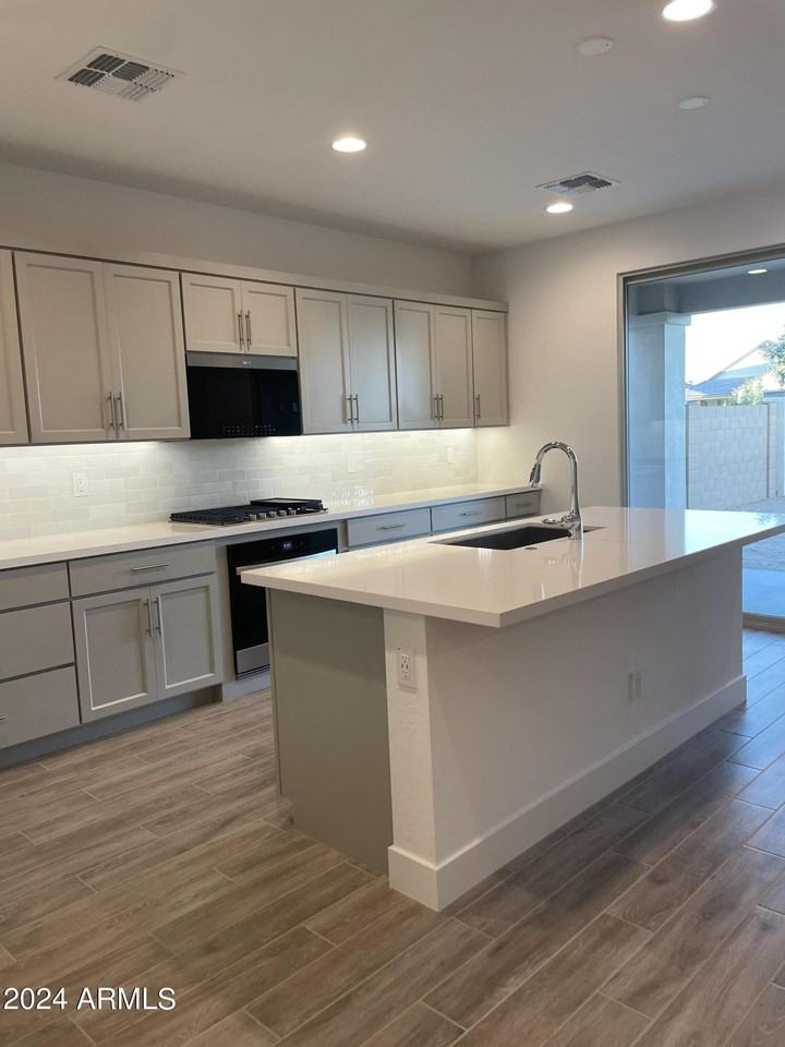 21289 E Superstition Dr - Photo 5 of 27