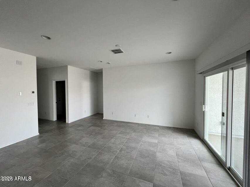 3532 N Sequoia St - Photo 5 of 22