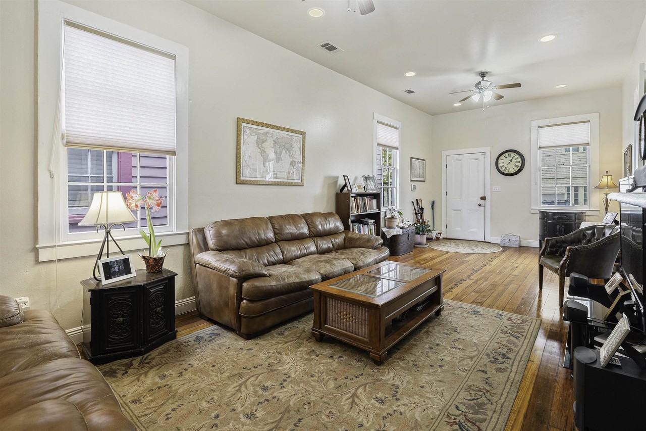 2659 Iberville St - Photo 3 of 15