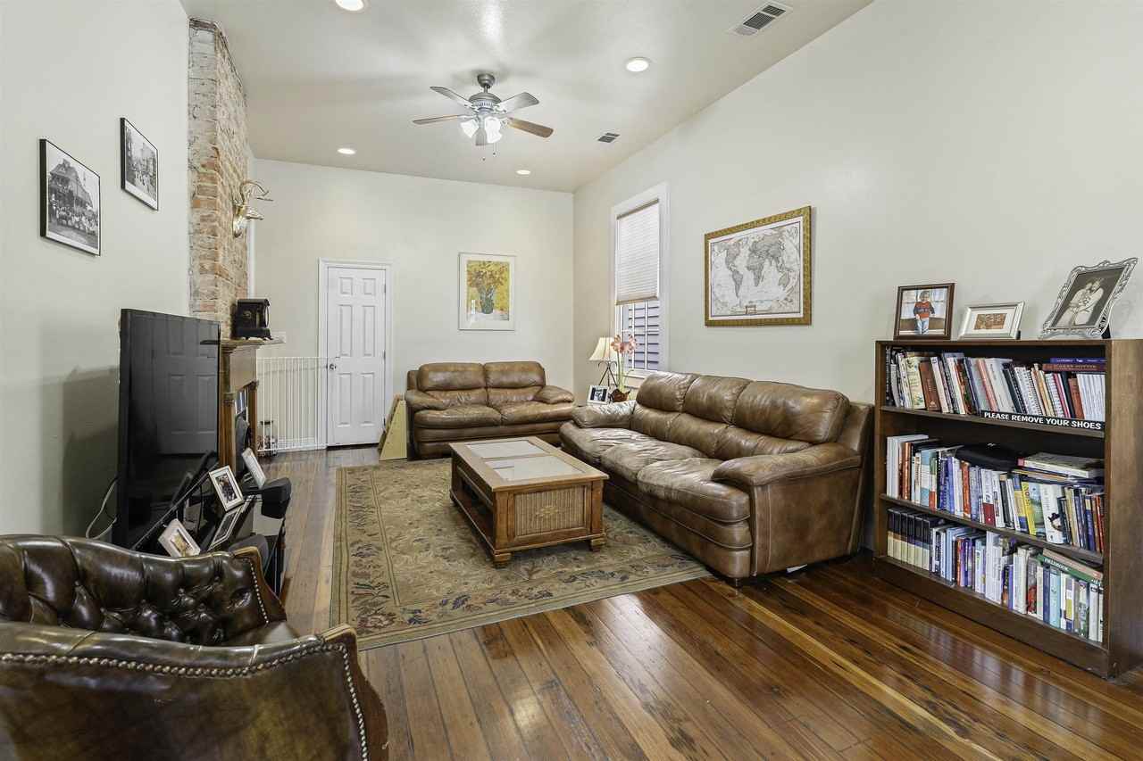 2659 Iberville St - Photo 4 of 15