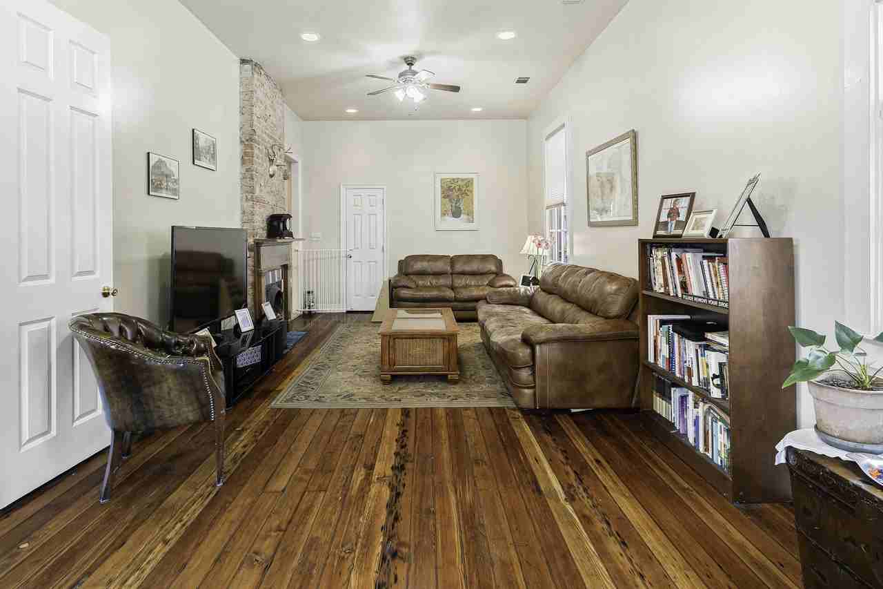 2659 Iberville St - Photo 5 of 15