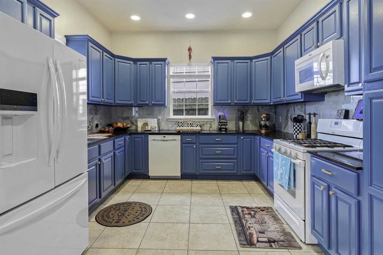 2659 Iberville St - Photo 6 of 15