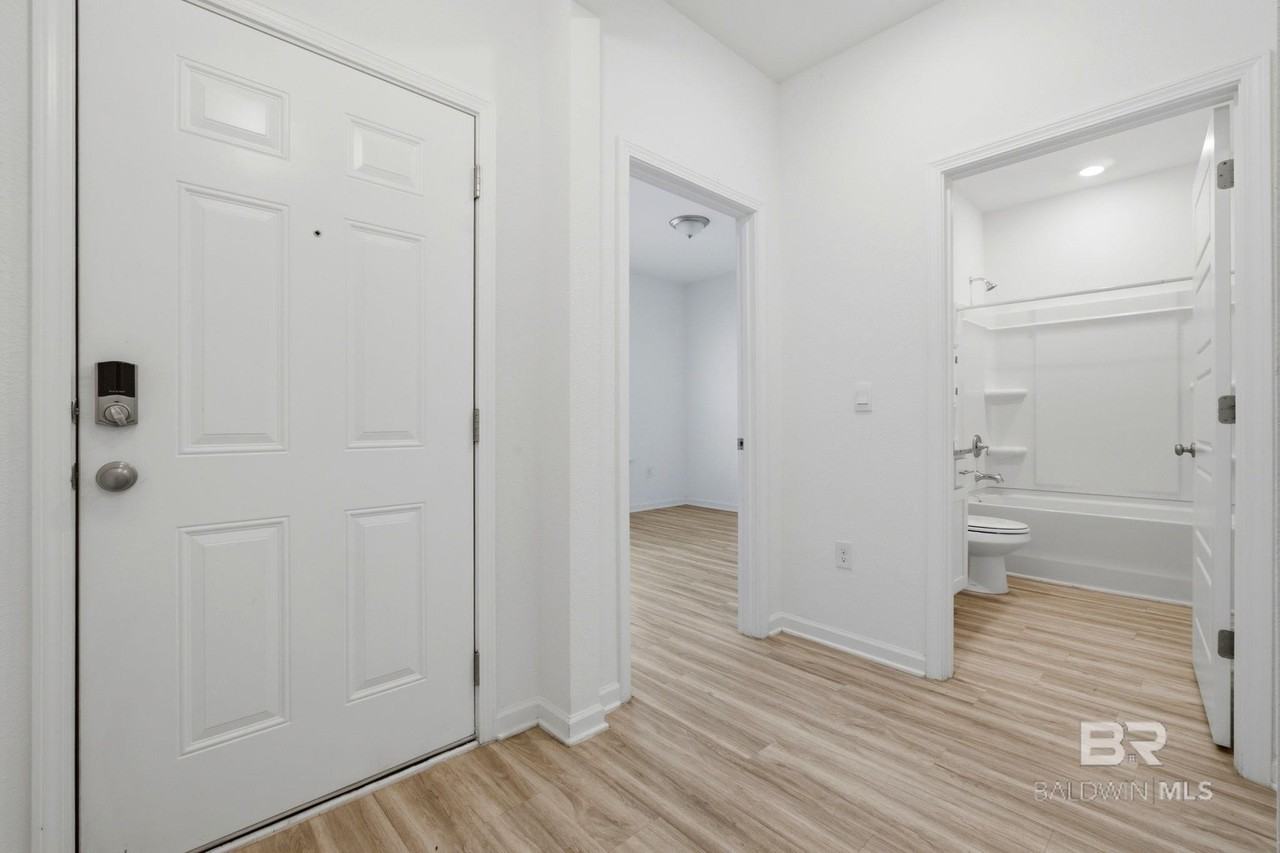 13861 Antler Hill Rd - Photo 5 of 32