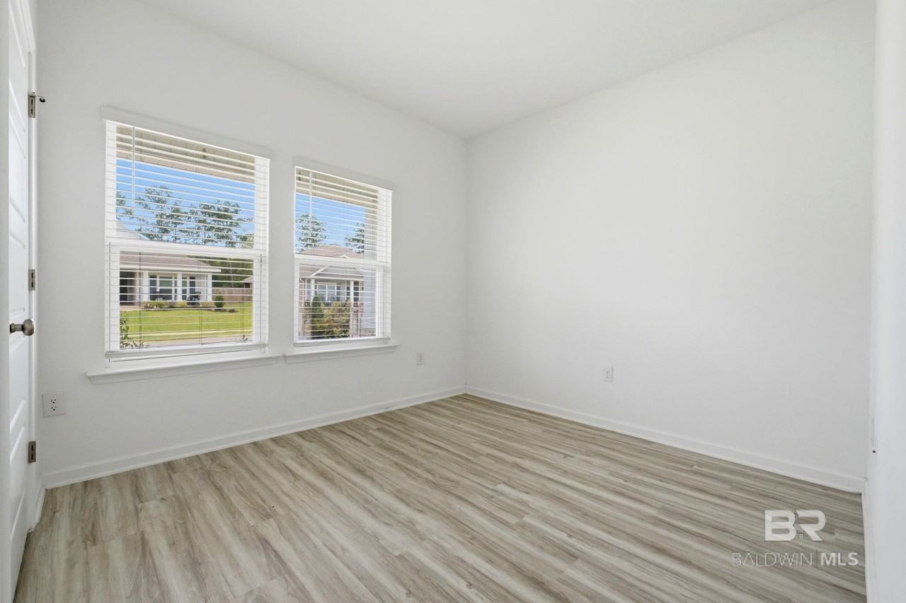 13861 Antler Hill Rd - Photo 6 of 32