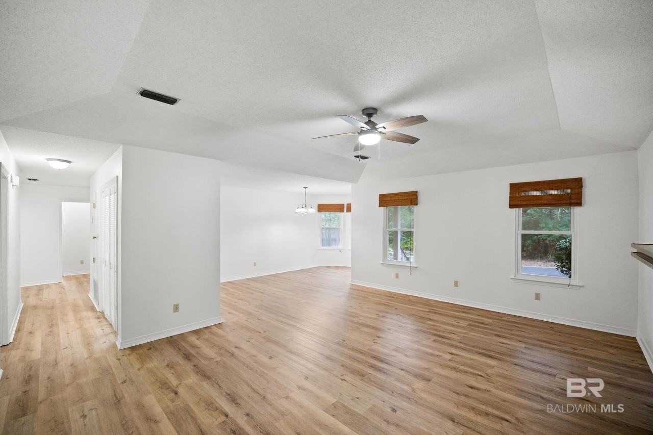 9 Pope Ct - Photo 4 of 21