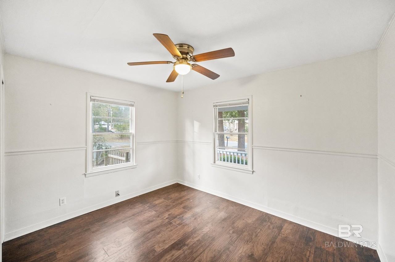 358 Pecan Ave - Photo 4 of 18