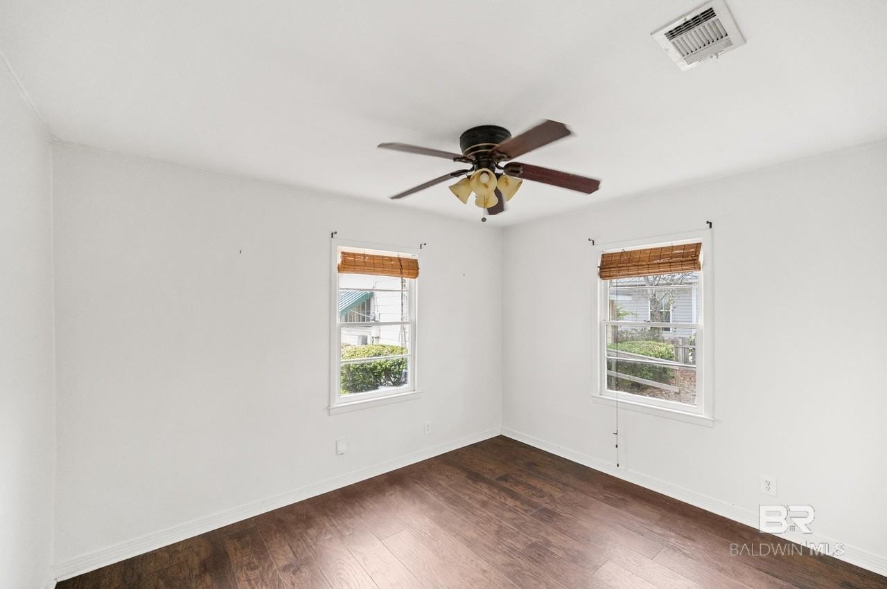 358 Pecan Ave - Photo 5 of 18