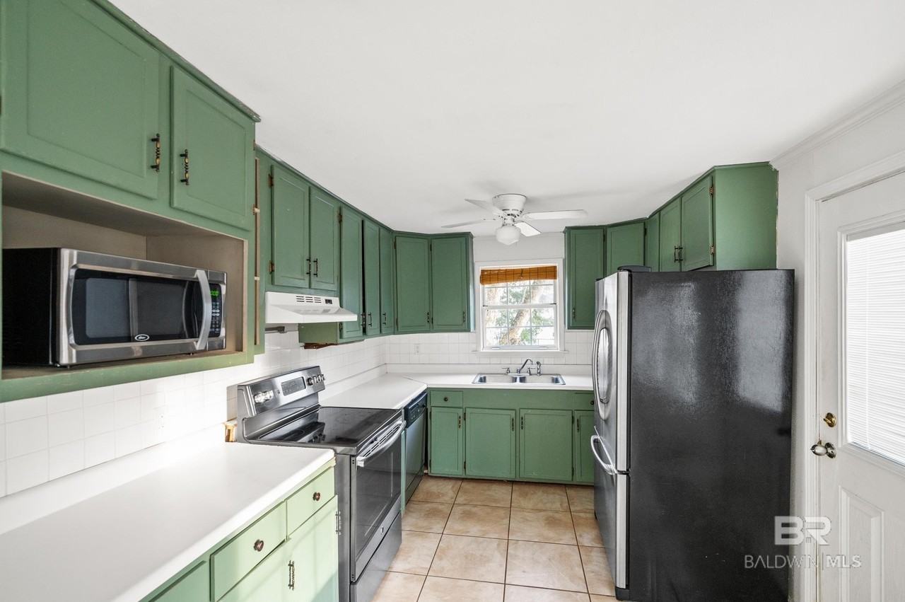 358 Pecan Ave - Photo 7 of 18