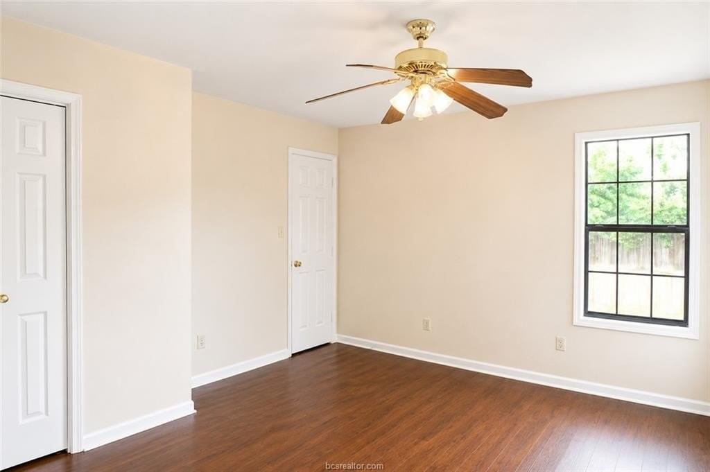 405 Live Oak St #B - Photo 4 of 6