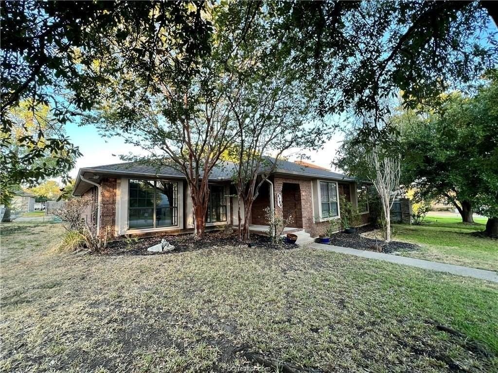 8706 Sandstone Dr - Photo 2 of 26