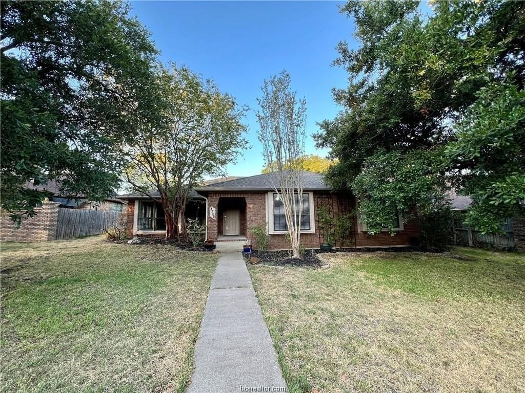 8706 Sandstone Dr - Photo 3 of 26