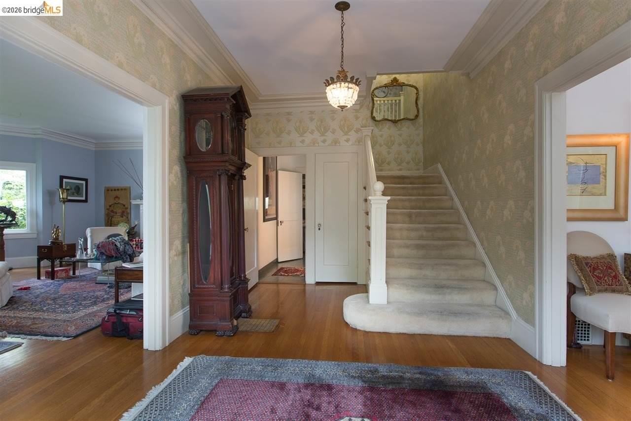 16 Craig Ave - Photo 3 of 25