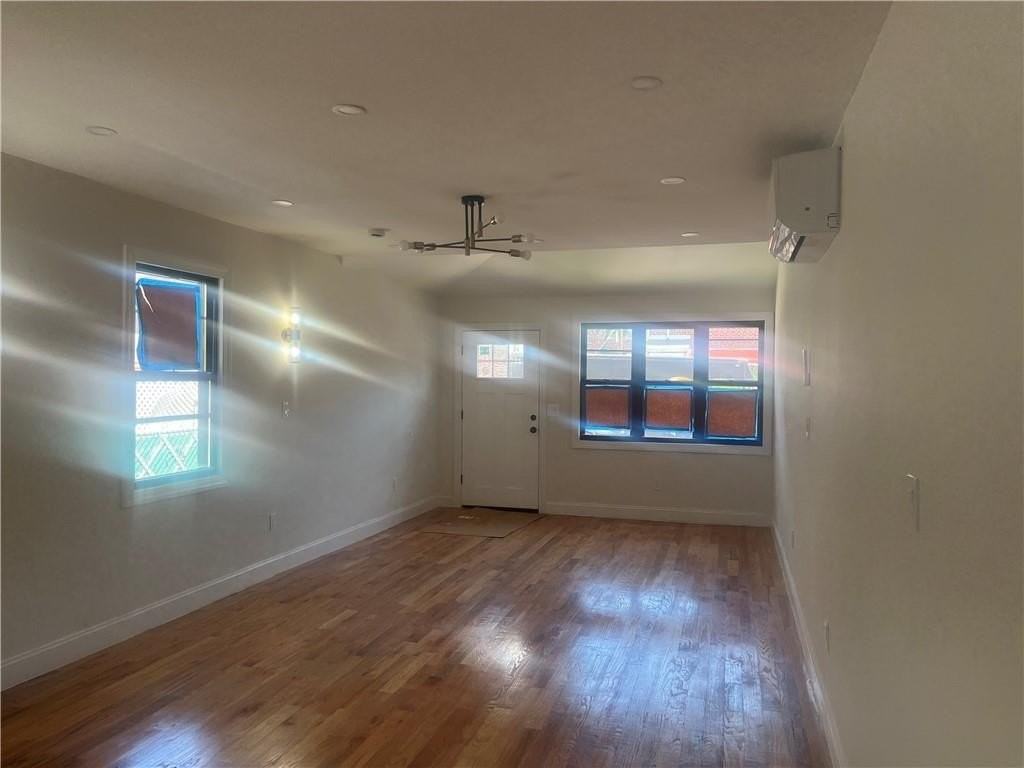 1130 42nd St - Photo 2 of 7