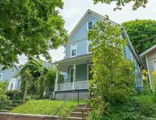 165 Benton St - Photo 3 of 13
