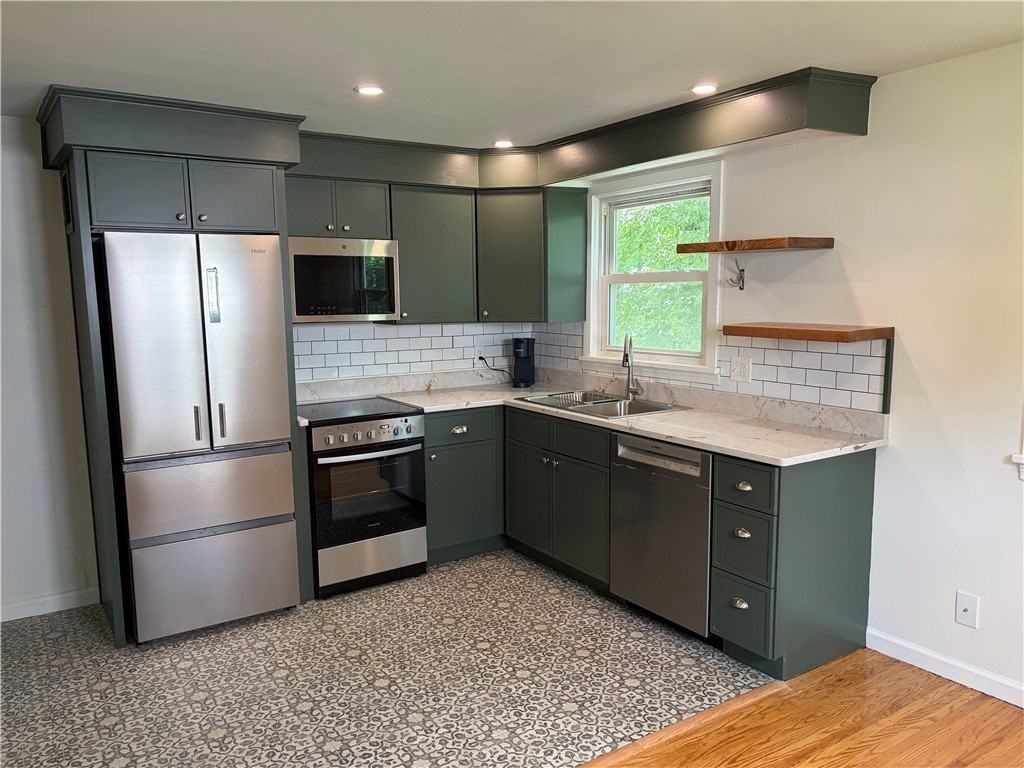 18 Briggs Ave #18 - Photo 6 of 21