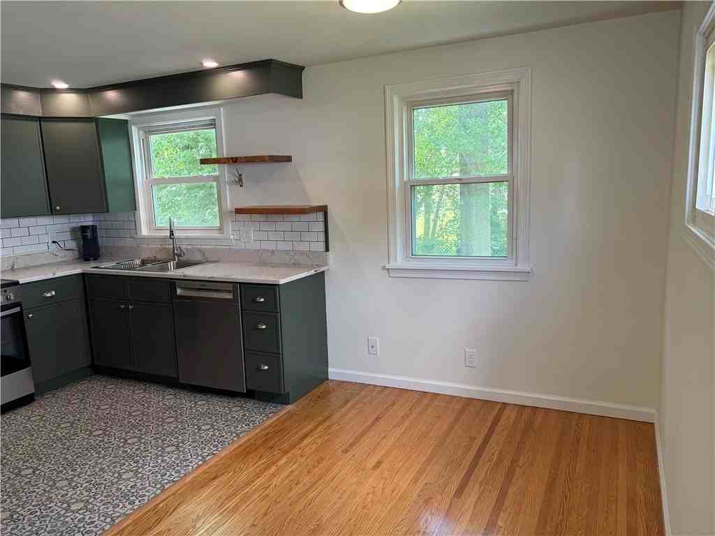 18 Briggs Ave #18 - Photo 7 of 21