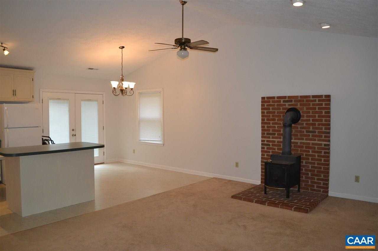 15 Englewood Dr - Photo 5 of 29