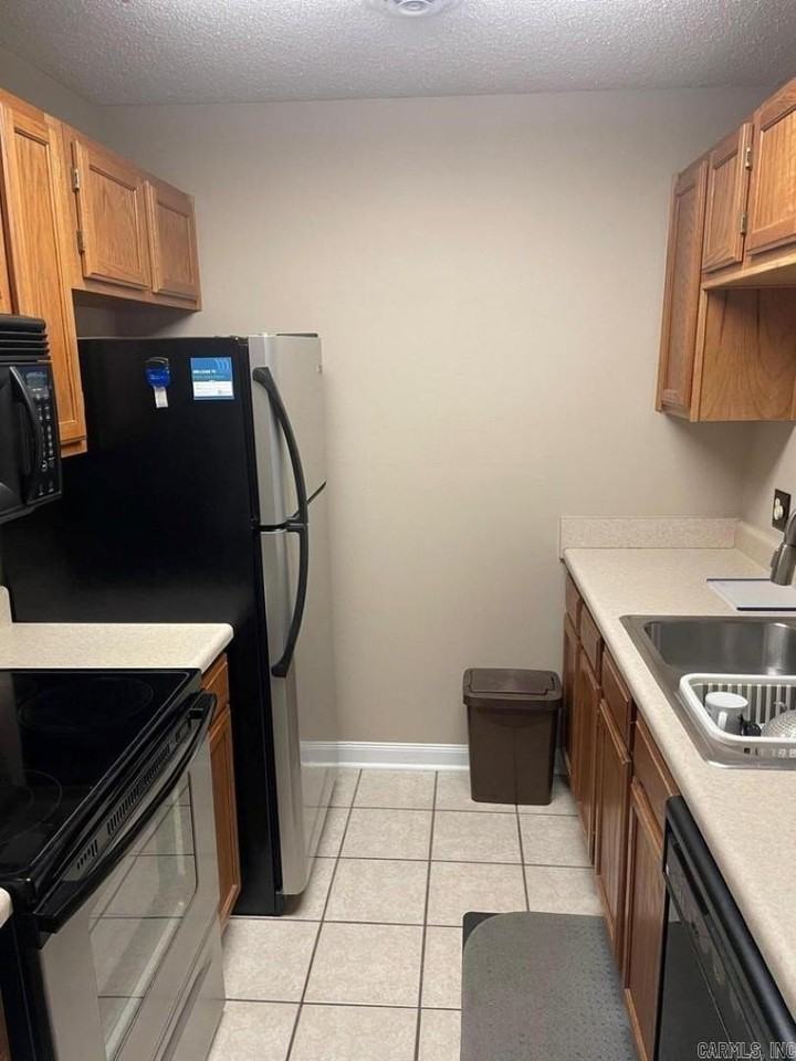 135 Hillview Unit 35 Drive - Photo 3 of 21