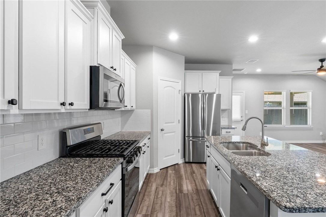 7753 Lariat Toss Dr - Photo 5 of 15