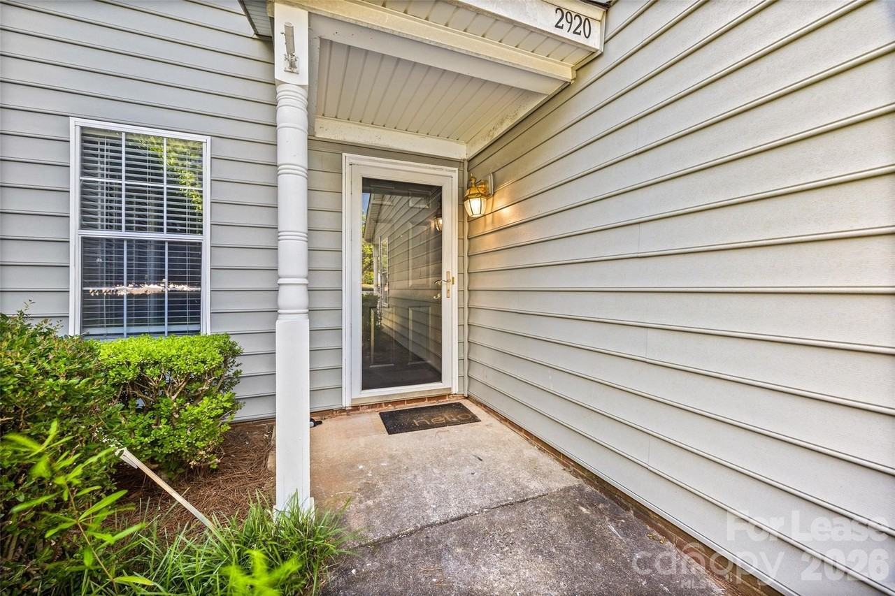 2920 Iron Gate Ln - Photo 2 of 29