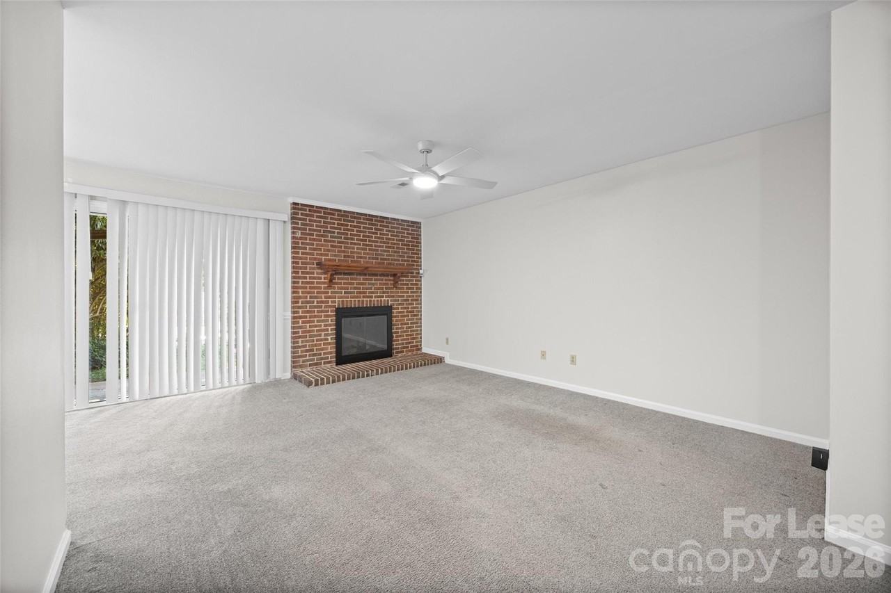 2920 Iron Gate Ln - Photo 4 of 29