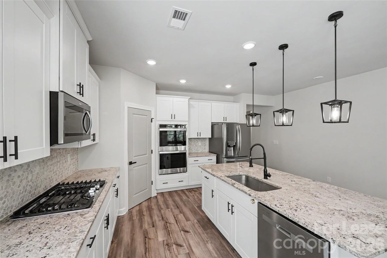 4513 Duplin Dr - Photo 2 of 31