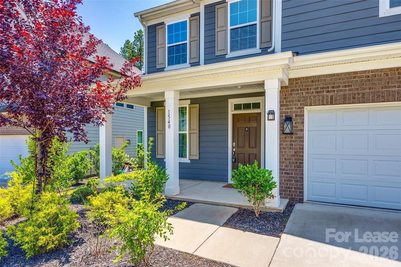 1540 Striped Bass Ln - Photo 2 of 44