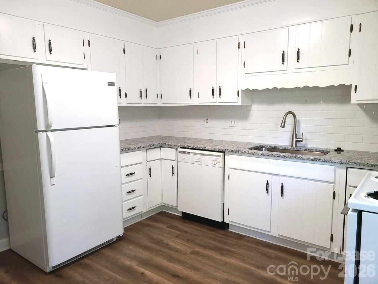 2141 Selwyn Ave #111 - Photo 3 of 11