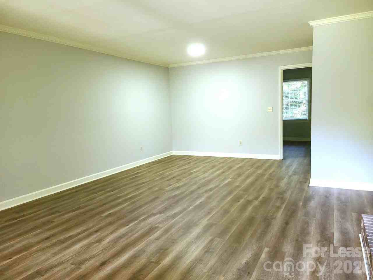 2141 Selwyn Ave #111 - Photo 4 of 11