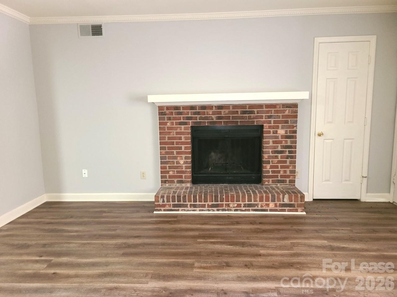 2141 Selwyn Ave #111 - Photo 5 of 11