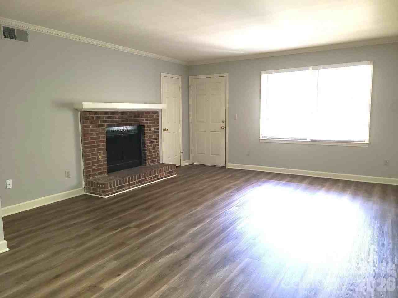 2141 Selwyn Ave #111 - Photo 6 of 11