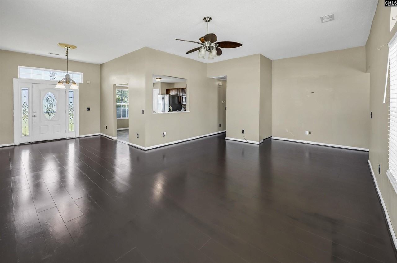 331 Woodcote Dr - Photo 5 of 26