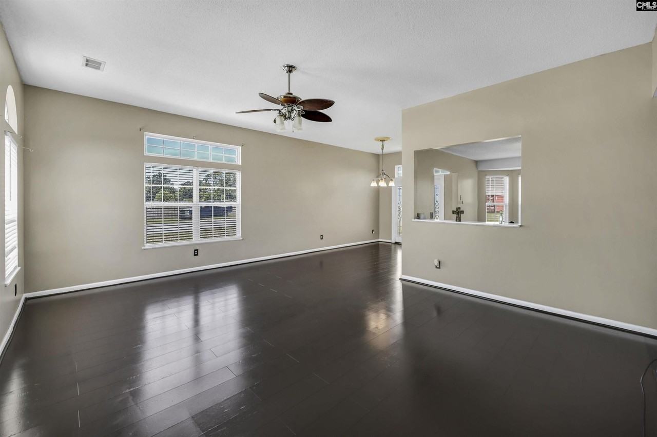 331 Woodcote Dr - Photo 6 of 26