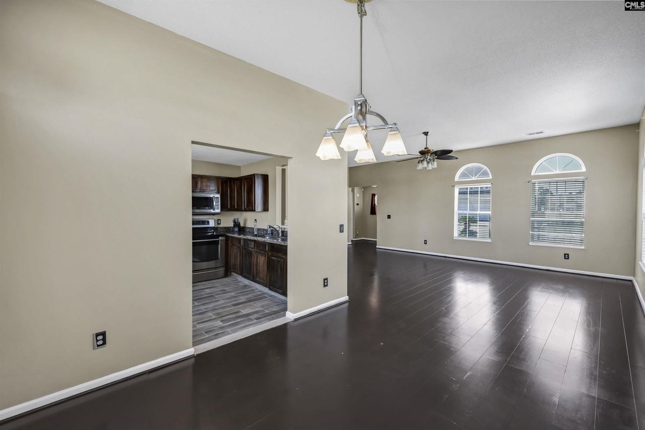 331 Woodcote Dr - Photo 7 of 26