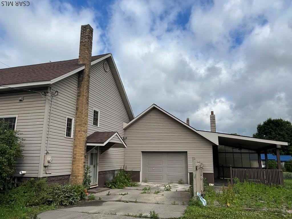 378 Locust St - Photo 4 of 16