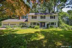featured image of 32 Fox Den Rd