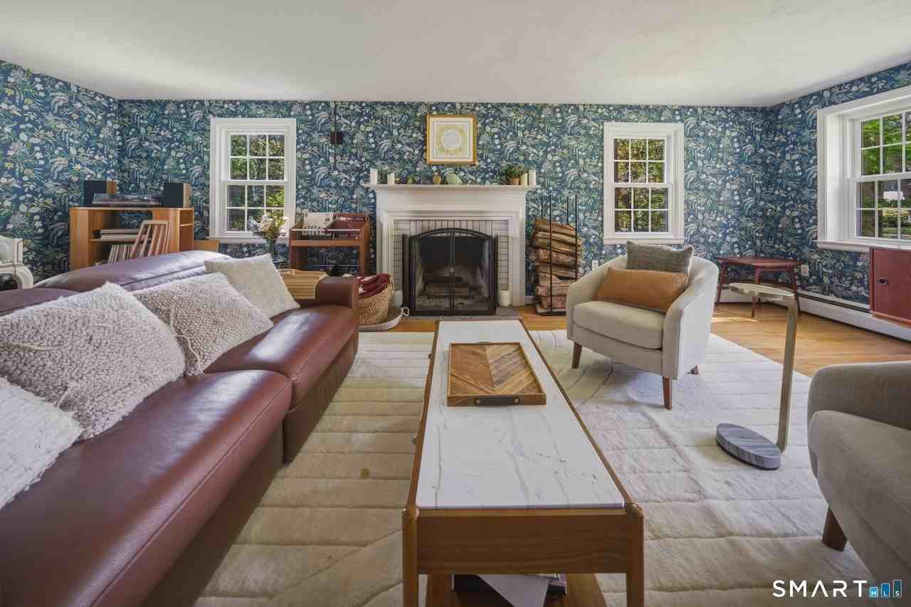 32 Fox Den Rd - Photo 7 of 29