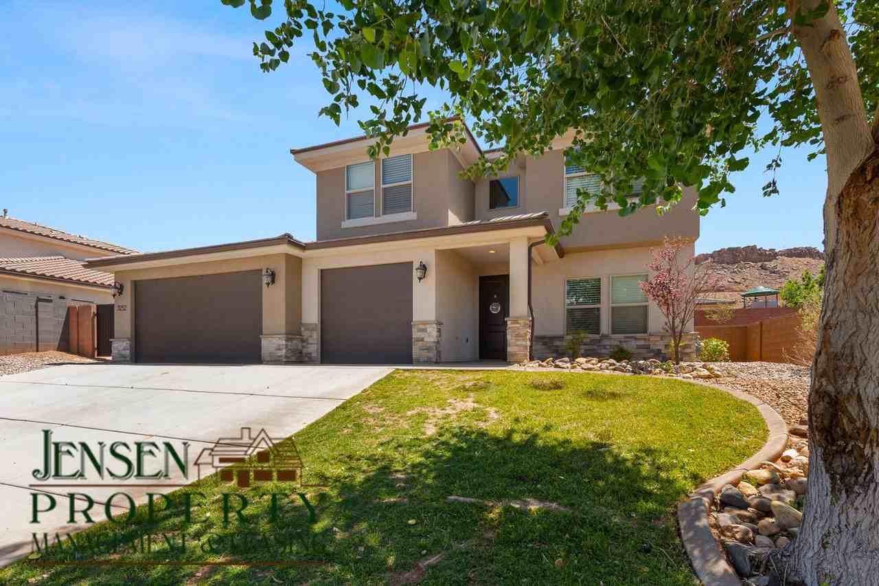 3252 E Tanoak Dr - Photo 2 of 42