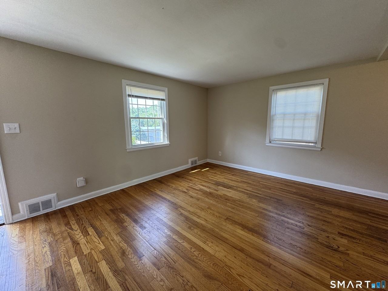 1164 Whitney Ave #J - Photo 4 of 12