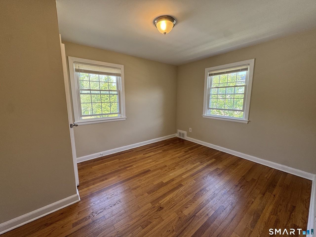 1164 Whitney Ave #J - Photo 7 of 12