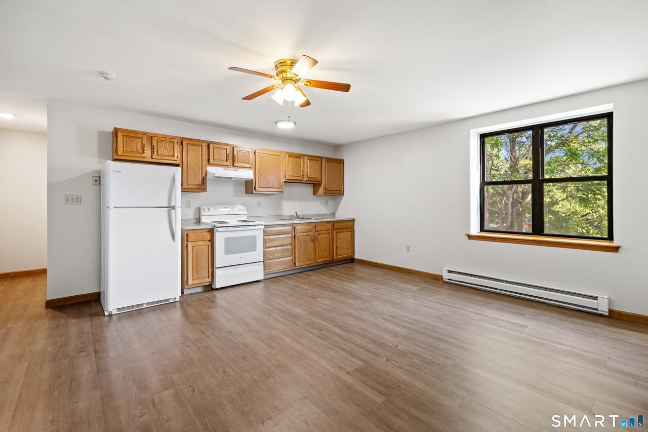 180 N Cherry St #15 - Photo 2 of 21