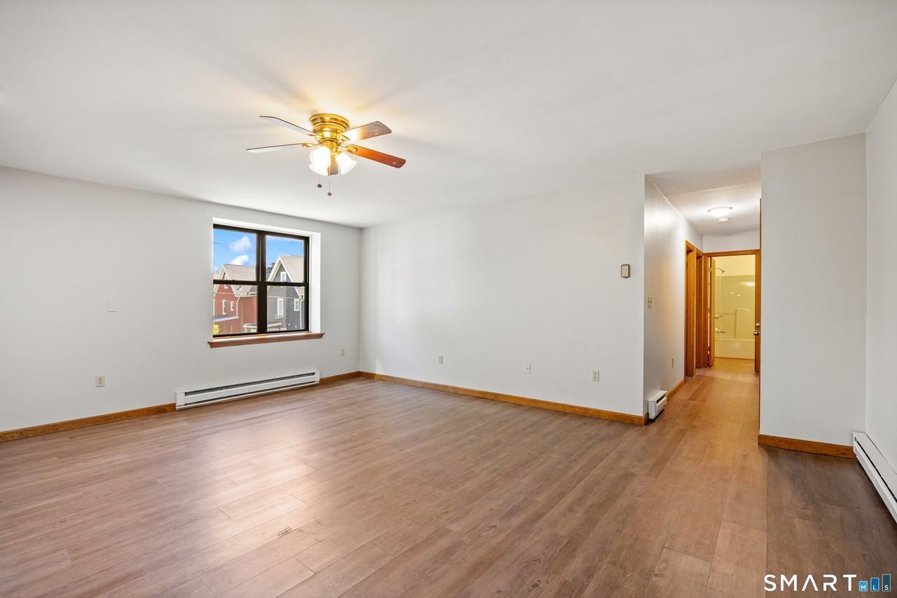 180 N Cherry St #15 - Photo 4 of 21