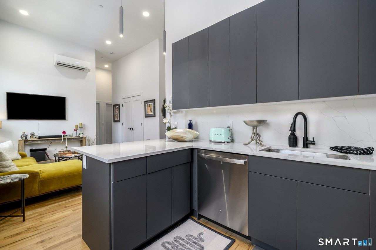 10 Commerce St #3F - Photo 4 of 16