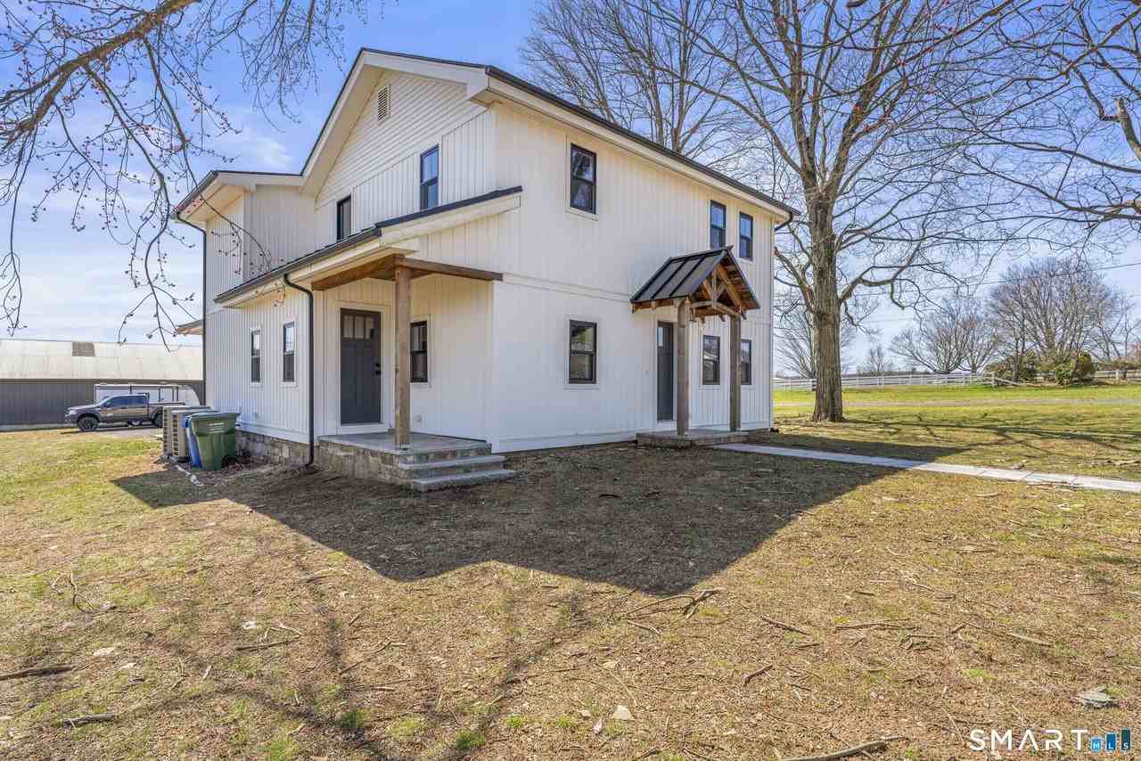 183 Bailey St - Photo 2 of 28