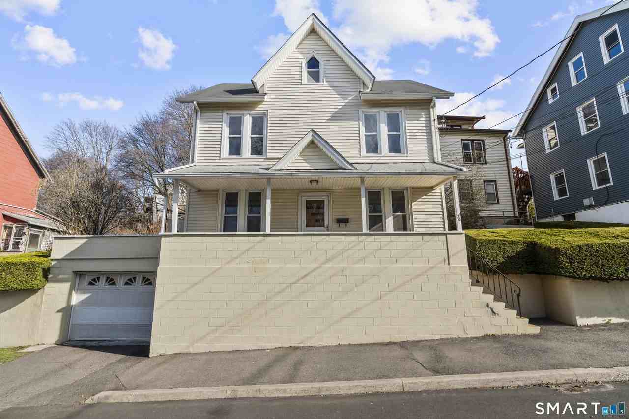 48 Anderson St