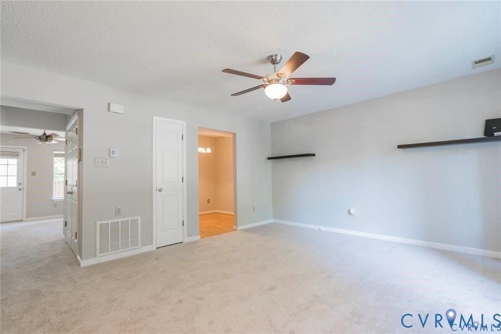 1814 Timberly Waye - Photo 6 of 38