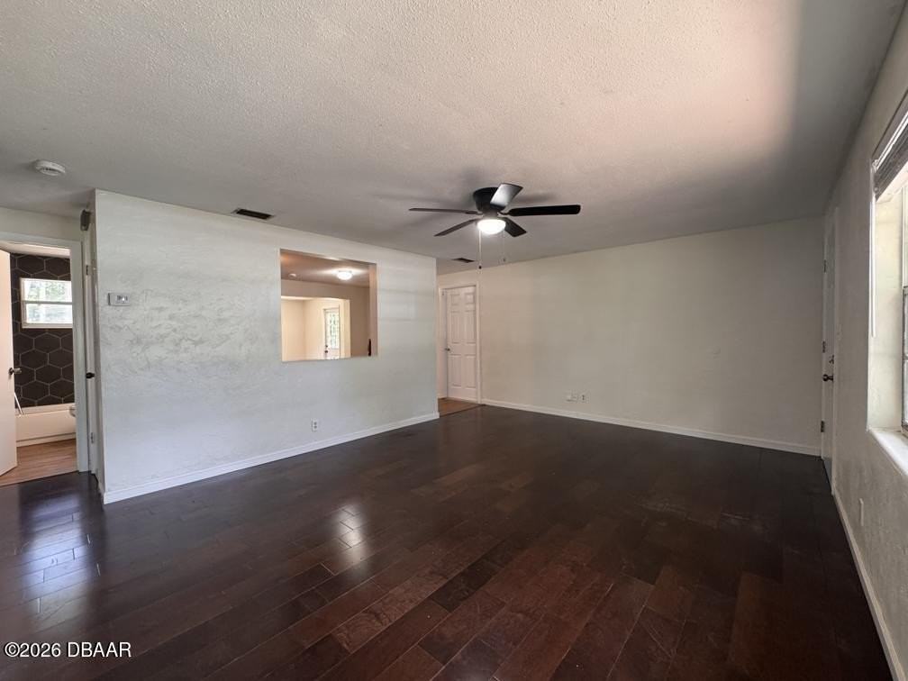 535 Olive St - Photo 3 of 15