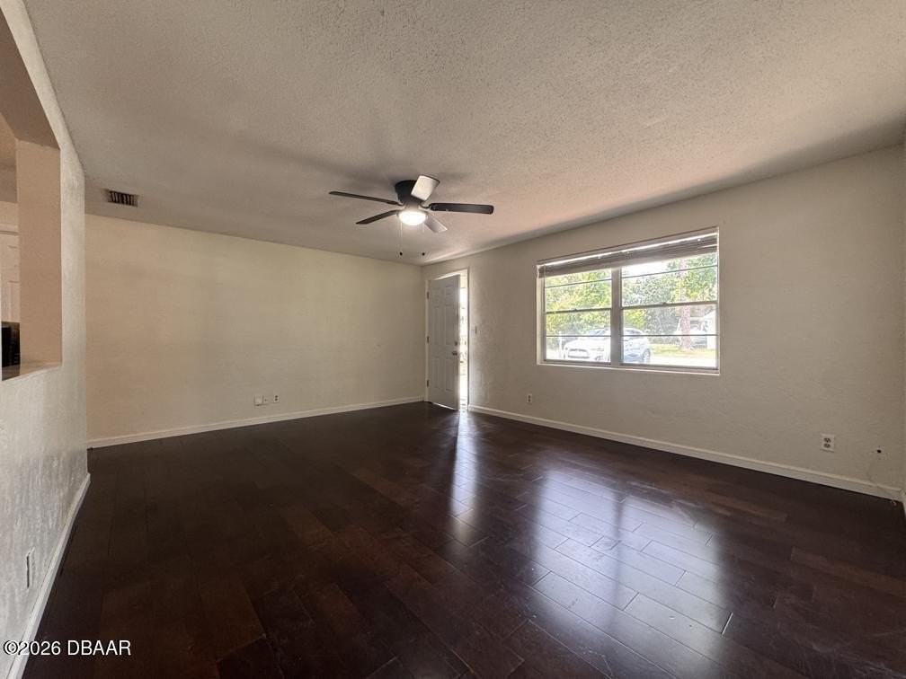 535 Olive St - Photo 4 of 15