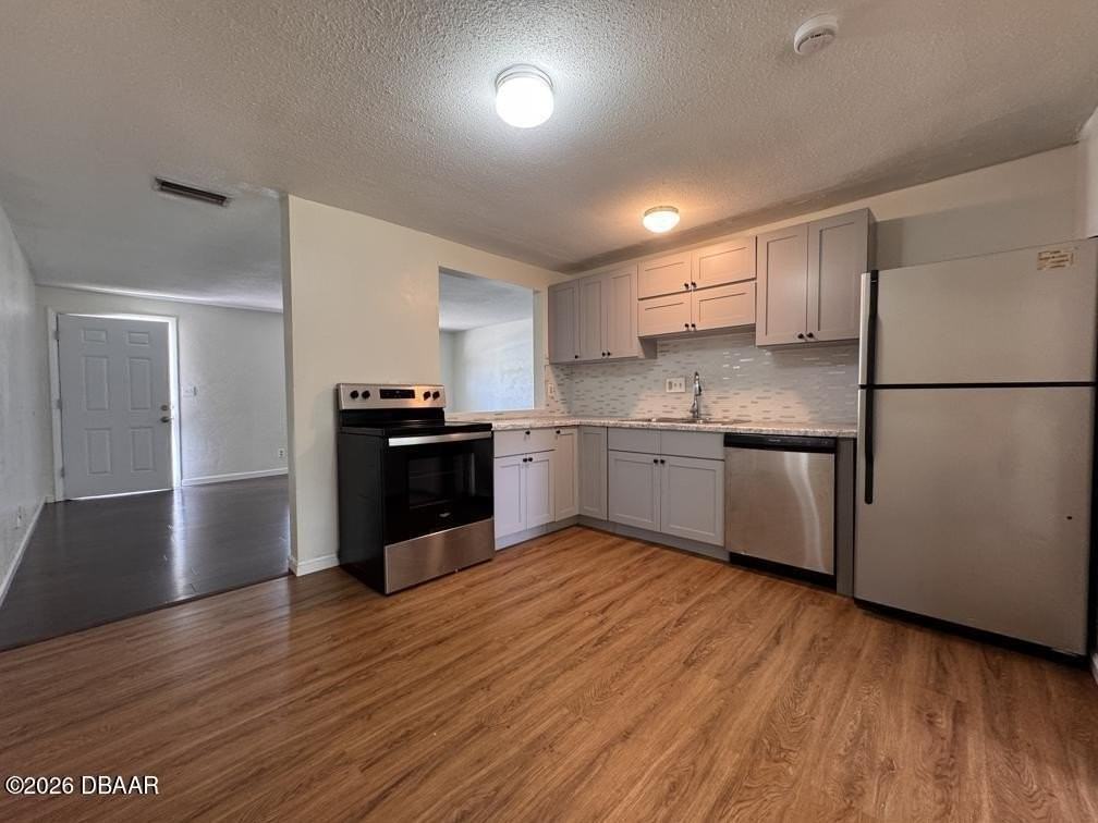 535 Olive St - Photo 6 of 15
